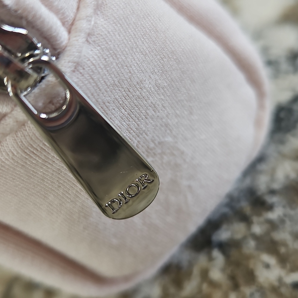 Dior Soft Pink Cosmetic Bag - Picture 3 of 7